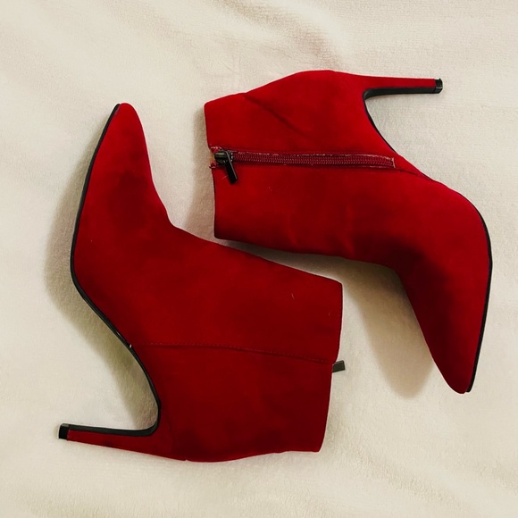 Red Faux Suede Ankle Bootie.  Pointed toe, stiletto heel, never worn. - Picture 6 of 6